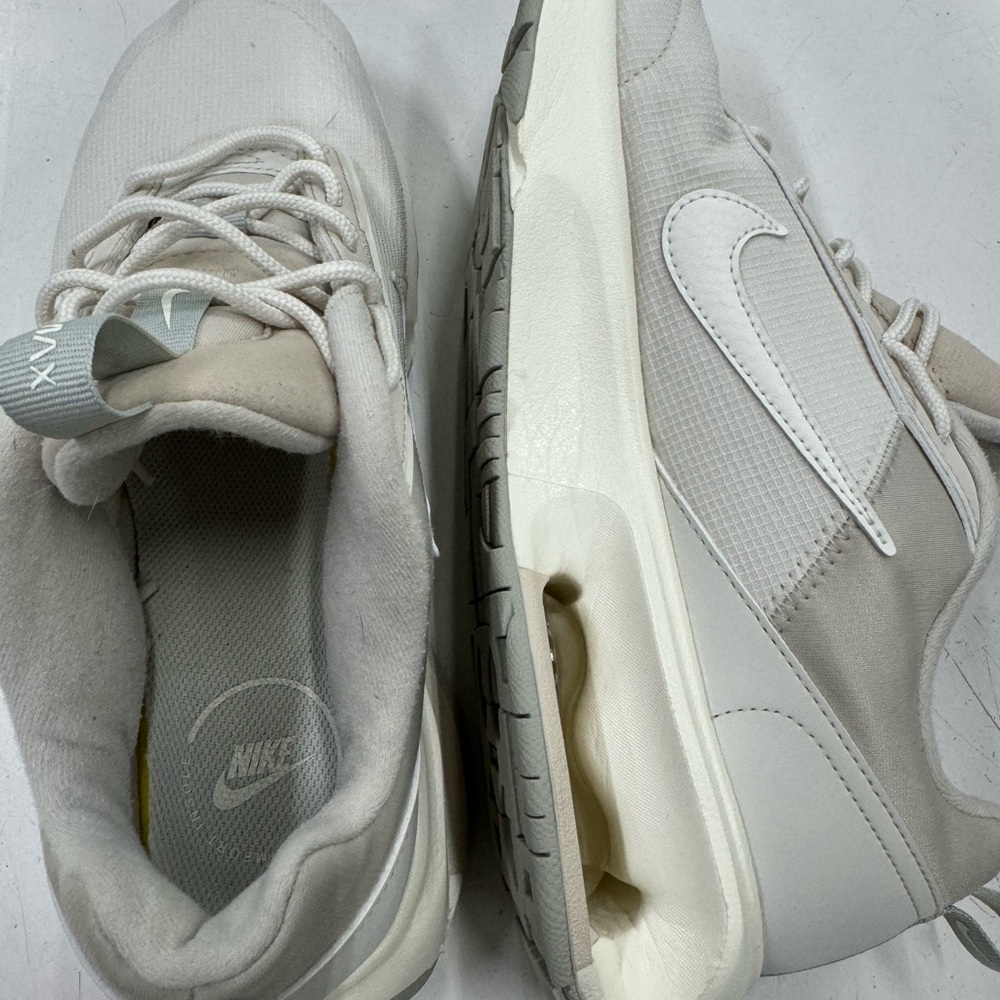 Nike size 10 narrow! Warm 3 times. Cream color
